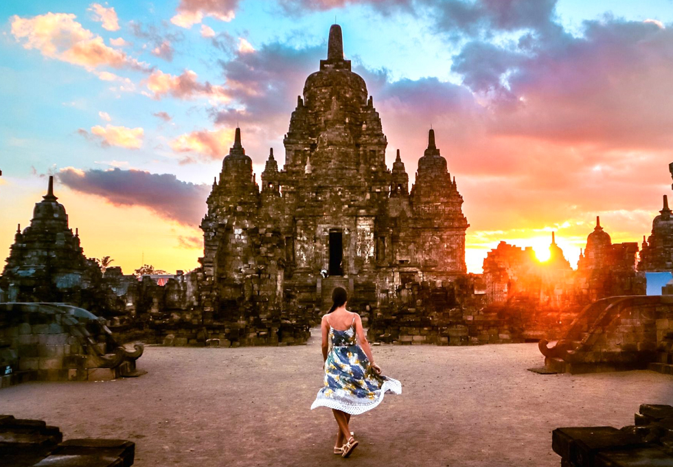 Du lịch Jarkatar thủ đô Indonesia và Kỳ quan Phật Giáo lớn nhất Thế Giới Borobudur